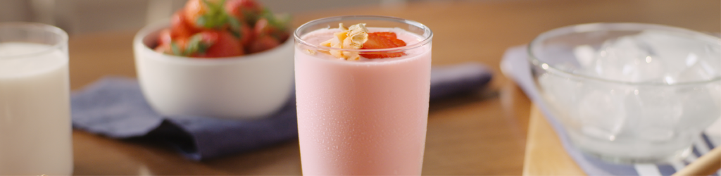 LICUADO DE FRESA, AVENA Y COCO