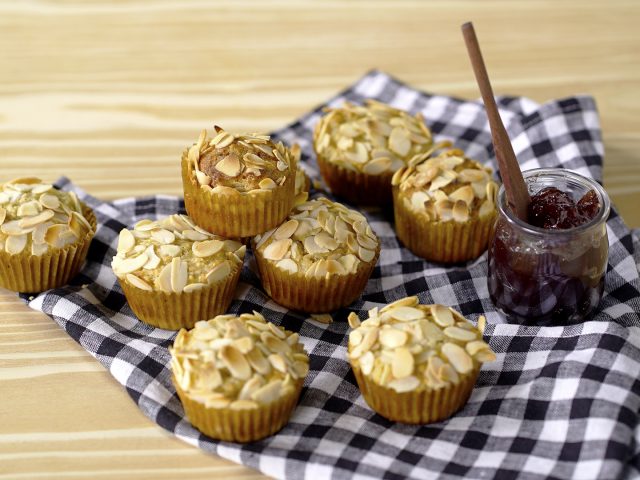 MUFFIN DE AVEIA, BANANA E GENGIBRE